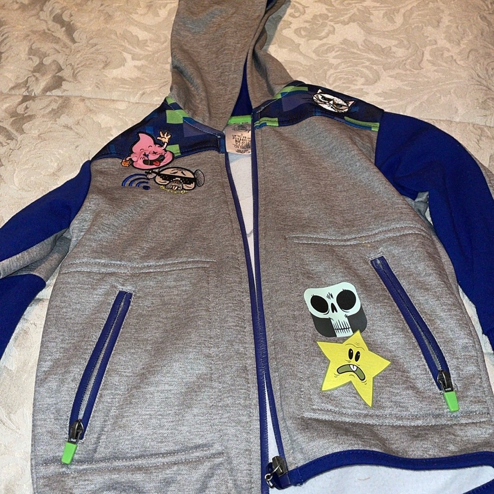Boy zip up hoodie in excellent condition. Disney.